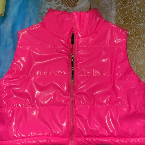 Sleeveless puffer jacket - Picture 2 of 5